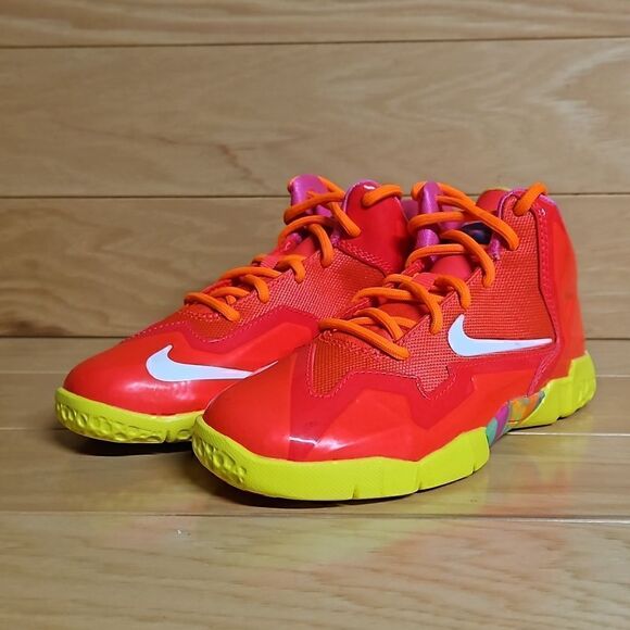 Lebron XI Size 11.5 Fruity Pebbles Kids Youth Basketball Shoe 621713-600 - Picture 5 of 11